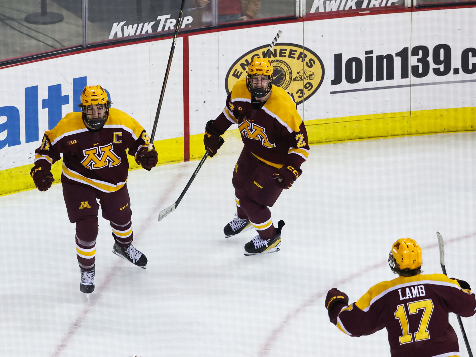 wis-minn-mhc-110824-018.JPG